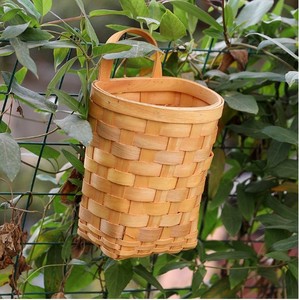 Panier en rotin suspendu au mur - Product Image 2