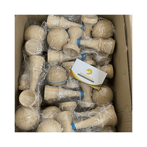 Kendama versión madera natural, material: madera ecológica; uso: juego de equilibrio; origen: producción artesanal vietnamita - Product Image 5