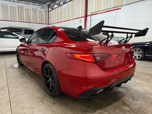 ALFA ROMEO GIULIA TI SPORT AWD LHD/RHD 2018 USADO - Product Image 2