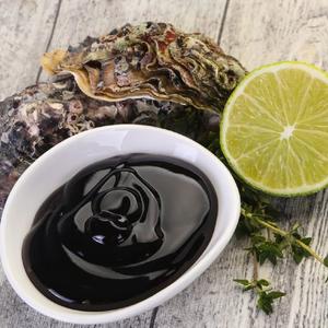 Salsa de Ostras Premium 100% Pura con Sabor Dulce y Salado en Botella PET para Condimento y Sazonador de Mariscos - Product Image 1