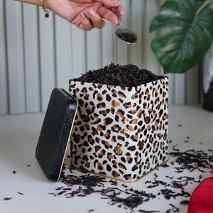 Caja de lata cuadrada reciclable de 1,8 l, tapa deslizante, patrón de estampado de leopardo dorado para embalaje de galletas y dulces, papel plástico de hojalata - Product Image 3