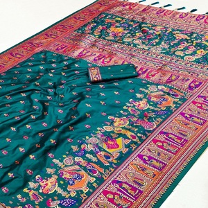 Dernier Designer Doux Banarasi Soie Tissage Bordure Saree Par FabZone - Product Image 3