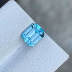 Zirconia Azul Natural de Corte Esmeralda de 2.65 CT, Corte Excelente, de Camboya - Product Image 1