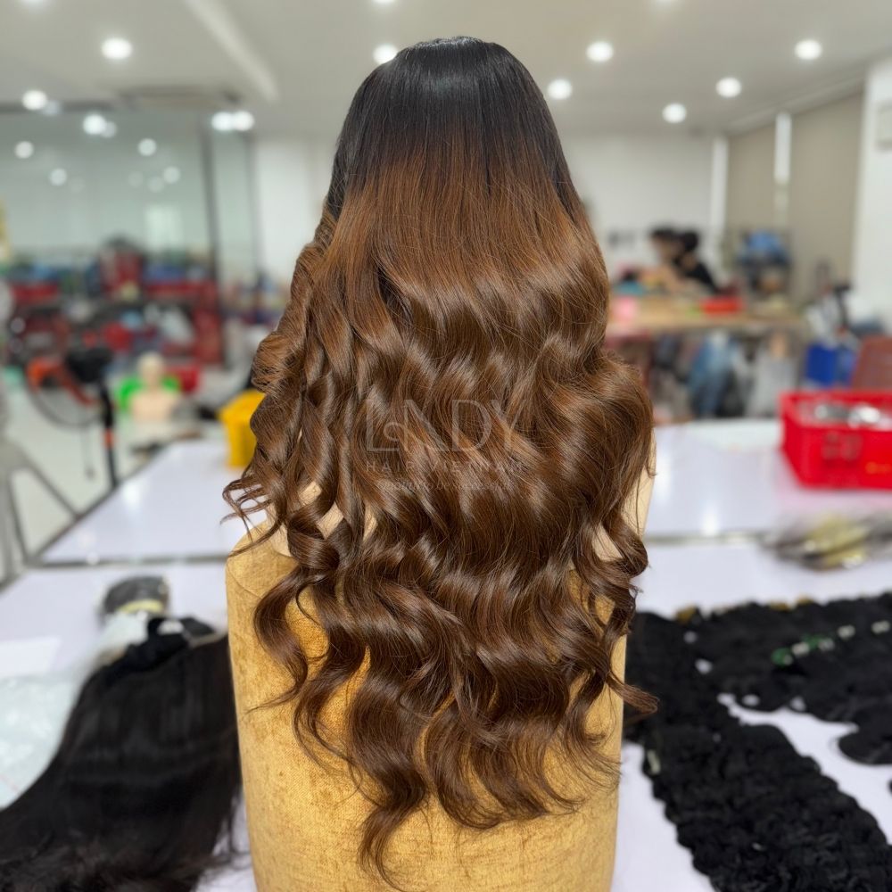 สีน้ำตาล