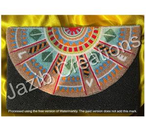 Nouvel arrivage de sac à bandoulière de créateur avec perles pour femmes pochette à chaîne personnalisable avec fermeture à bouton sacs à main en perles de rocaille souples sacs à main - Product Image 1