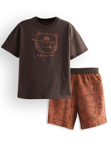 Ensemble décontracté deux pièces Play Boy, t-shirt en jersey de coton à manches courtes et short marron pour garçons - Product Image 3