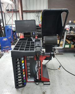 Equipo de lujo para cambio de neumáticos, desmontadora de neumáticos usada, equilibradora de ruedas Tire Hunter disponible para la venta - Product Image 1