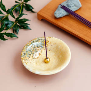 ชุดจานวางเครื่องหอมเซรามิกแบบดั้งเดิมและเตาเผาเครื่องหอมทองเหลือง - สีส้ม - Product Image 1