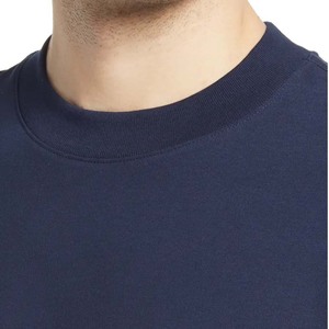 Camiseta de cuello redondo para hombre, camisa de aspecto informal con logotipo personalizado de la empresa, estampado de texto, color negro y azul marino - Product Image 4