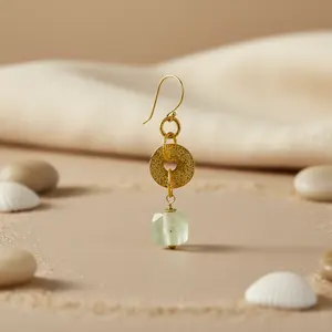 Boucles d'oreilles pendantes géométriques en perles et diamants pour femmes, pour mariage et soirée - Product Image 2