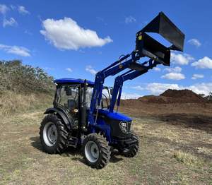 Chargeur frontal de tracteur Premium Lov-ol TB754 4x4 avec godet 4 en 1 pour pompe moteur, équipement agricole fiable pour le travail sur le terrain - Product Image 1