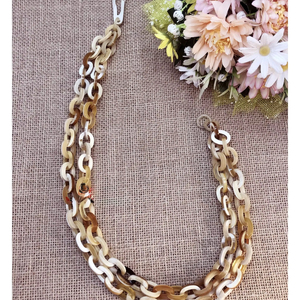 Collar de Lujo Hecho a Mano con Cuerno de Búfalo, Joyería Natural y Sostenible para Mujer, Alta Calidad - Product Image 1