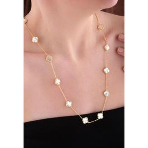 Collana di trifoglio lungo con pietra di madreperla