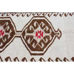 Tapis Herki 3,2 x 11,3 pieds, tapis turc vintage, tapis à imprimé animal blanc et marron - Product Image 4