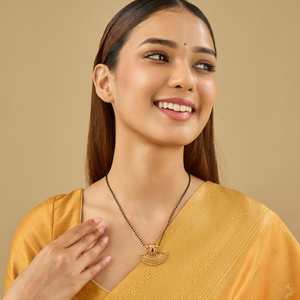 Auténtico Collar Mangalsutra Indio de Colección Cultural para Bodas de Mujer con Rubíes Sintéticos y Engaste de Bisel en Oro Pulido - Product Image 3