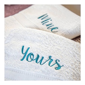 Blanc Pure Color Fluffy Mariage Couple Nom Et Date Personnalisable Brodé 100% Coton Biologique Gots Certifié Serviettes De Bain - Product Image 2