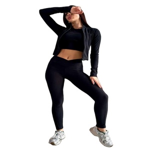 Conjunto Deportivo Sin Costuras para Mujer Tallas Grandes: Pantalones de Yoga Transpirables y Ligeros con Efecto Scrunch y Sujetador Deportivo de Soporte de Cintura Alta, Color Liso - Product Image 1