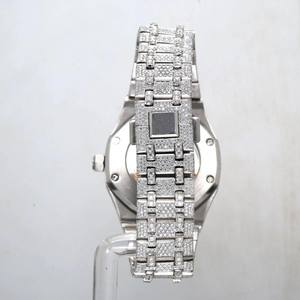 อินเดีย VVS Moissanite สายสแตนเลสนาฬิกาควอตซ์สำหรับผู้ชายคอลเลกชันฮิปฮอปเพชรสีขาวสดใสพร้อมสไตล์โบราณ - Product Image 3