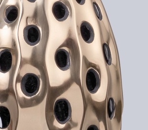 แจกันดอกไม้ลายทองหรูหรา พร้อมการจัดดอกลิลลี่สีชมพู ของตกแต่งบ้านสไตล์โมเดิร์นสำหรับห้องนั่งเล่นและสำนักงาน - Product Image 6