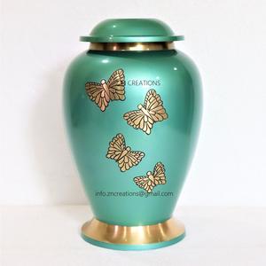 Urne de crémation en laiton de haute qualité pour les cendres humaines et les papillons gravés funéraires - Product Image 1
