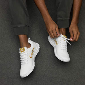 Calzado Deportivo Transpirable Conics Gold Runner con Diseño de Cordones Seguros y Logotipo en Relieve - Product Image 1