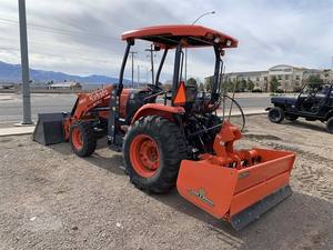 แทรกเตอร์เดินตาม Kubota M62 63 แรงม้า ของแท้ พร้อมที่ตักด้านหน้าและปั๊มขุดด้านหลัง รวมระบบอัตโนมัติ - Product Image 4