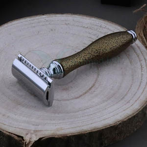 Low Price High Quality Made <b>Men</b> <b>Shaving</b> <b>Kit</b> Stainless Steel Made Lightweight <b>Men</b> <b>Shaving</b> <b>Kit</b> - Product Image 3