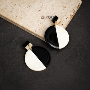 Pendientes redondos de cuerno de buey natural de artesanía de Vietnam, nuevo diseño, venta al por mayor personalizada, accesorio de moda de gran oferta - Product Image 4
