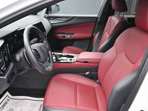 L_exus NX 350 2024 d'occasion en excellent état - Product Image 3