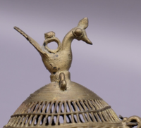 Vase de sol en laiton artisanal indien original d'Odisha, motif paon, style Art Déco abstrait, en maille, prix de gros