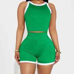 Tenue de sport bicolore personnalisée OEM pour femmes, ensemble athlétique deux pièces, débardeur et short taille haute à motif uni - Product Image 2