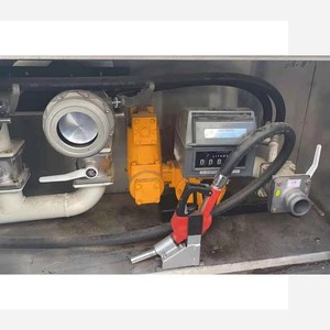 Camión Cisterna de Acero al Carbono Sino Howo 8x4 380HP LHD, Capacidad de 30,000 Litros, Motor Diésel, Nuevo y Usado, Tracción 6x4 - Product Image 4