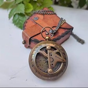 Brújula de bolsillo de latón antiguo de exportador indio para acampar, canotaje, senderismo y supervivencia en el desierto-Precio - Product Image 1