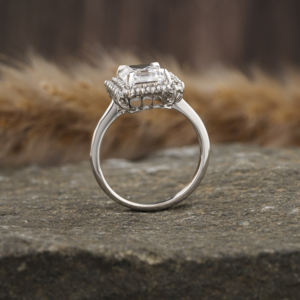 แหวนหมั้นเพชรสีทอง18K สีทองที่โตจากห้องแล็บสีมรกตหรูหราทรงคลัสเตอร์สไตล์ IGI ของขวัญสำหรับผู้หญิง - Product Image 3