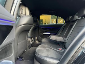 2024 Mercedes-Benz E200 Dark Leather FWD พร้อมยาง R17ขนาดพวงมาลัยซ้าย - Product Image 5