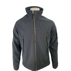 Veste imperméable personnalisée de haute qualité pour hommes, nylon polyester, fermeture éclair intégrale, coupe-vent softshell, veste d'extérieur et prix raisonnable - Product Image 1