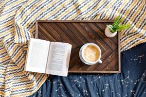 Assiettes de service en bois d'acacia, fabriquées à la main, écologiques, design classique, pour plats et fêtes - Product Image 3