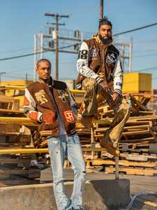 Veste universitaire en toile pour homme avec col montant, design personnalisé et broderie en chenille - Product Image 6