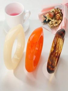 Bracciali in Resina Ecologici di Tendenza 2025, Gioielli Casual Colorati con Motivi Geometrici, Modello Rotondo Grande per Donne - Product Image 2