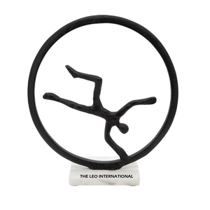 Sculpture en métal humain au look élégant innovant Décoration pour la maison Vente chaude en vrac Collection promotionnelle à la mode Fournitures de fête - Product Image 1