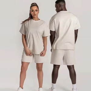 Conjunto de camisetas y pantalones cortos de dos piezas de alta calidad para hombres y mujeres, camiseta recortada de manga corta de algodón liso personalizada de verano 2024 para hombres - Product Image 4