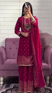 Dernier Designer Pure Heavy Chinon Soie Broderie Séquence Travail Sharara Suit Par FabZone - Product Image 3