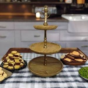 Support à gâteau en bois vintage personnalisable, style de conception panoramique pour la décoration de table de fête d'anniversaire moderne - Product Image 1