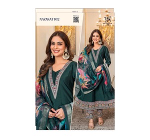 Collezione Estiva Tradizionale di Lusso per Donne, Kurti in Puro Mussolina con Ricami Artigianali, Vestibilità Regolare, Moda Maruti, Set con Pantaloni Teby - Product Image 1