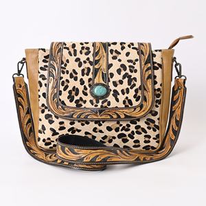 Bolso Bandolera Pequeño de Cuero Vacuno Estilo Bohemio con Borlas de Gamuza - Product Image 1