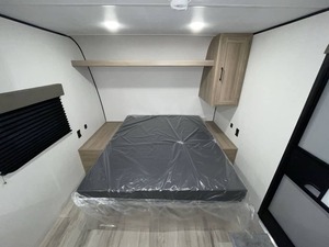 Nouvelles caravanes de voyage Keystone C-o-l-e-m-a-n 17B 2025, maison de camping en plein air, caravane, camping-car à vendre - Product Image 3