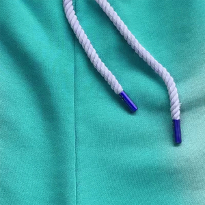 Short délavé à l'acide de couleur noire avec strass pour hommes, vêtements décontractés en coton, shorts délavés à l'acide avec appliques et distresses. - Product Image 5