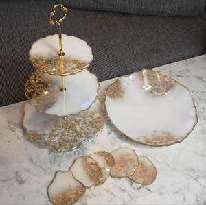 ชุดขาตั้งเค้กมุมโค้งทำจากเรซิ่นธรรมชาติเป็นมิตรกับสิ่งแวดล้อม ทาสีด้วยมือ สำหรับงานแต่งงานและขนมหวาน ขายส่ง - Product Image 3