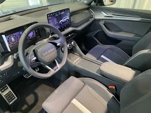 รถยนต์ SUV รุ่น SKODA KODIAQ ปี 2024 เกียร์อัตโนมัติ ขับเคลื่อนสี่ล้อ ยาง R18 เบาะหนัง กล้องมองหลัง เครื่องยนต์เบนซิน 3 ลิตร พวงมาลัยซ้าย สีเข้ม/อ่อน ระบบควบคุมความเร็วอัตโนมัติ (ACC) - Product Image 4