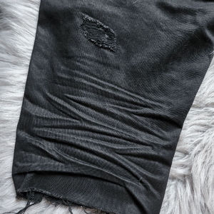 Venta al por mayor Oem Men Denim Shorts Custom Logo High Street Style Black Denim Ripped Shorts Solid Washed Decoration para el gimnasio - Product Image 5